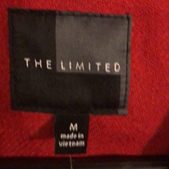 The Limited jacket 🫶🏽🎁 - Picture 5 of 9